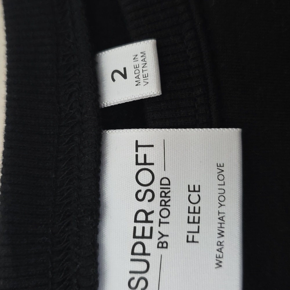 Torrid Black Fleece Sweatshirt - Picture 3 of 7